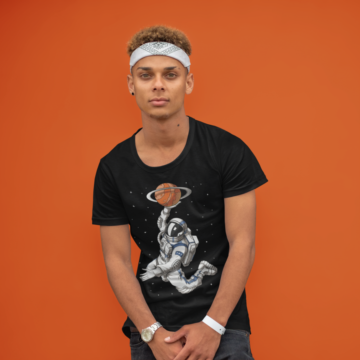 Basketball Space Player - Men's Classic Crew T-Shirt